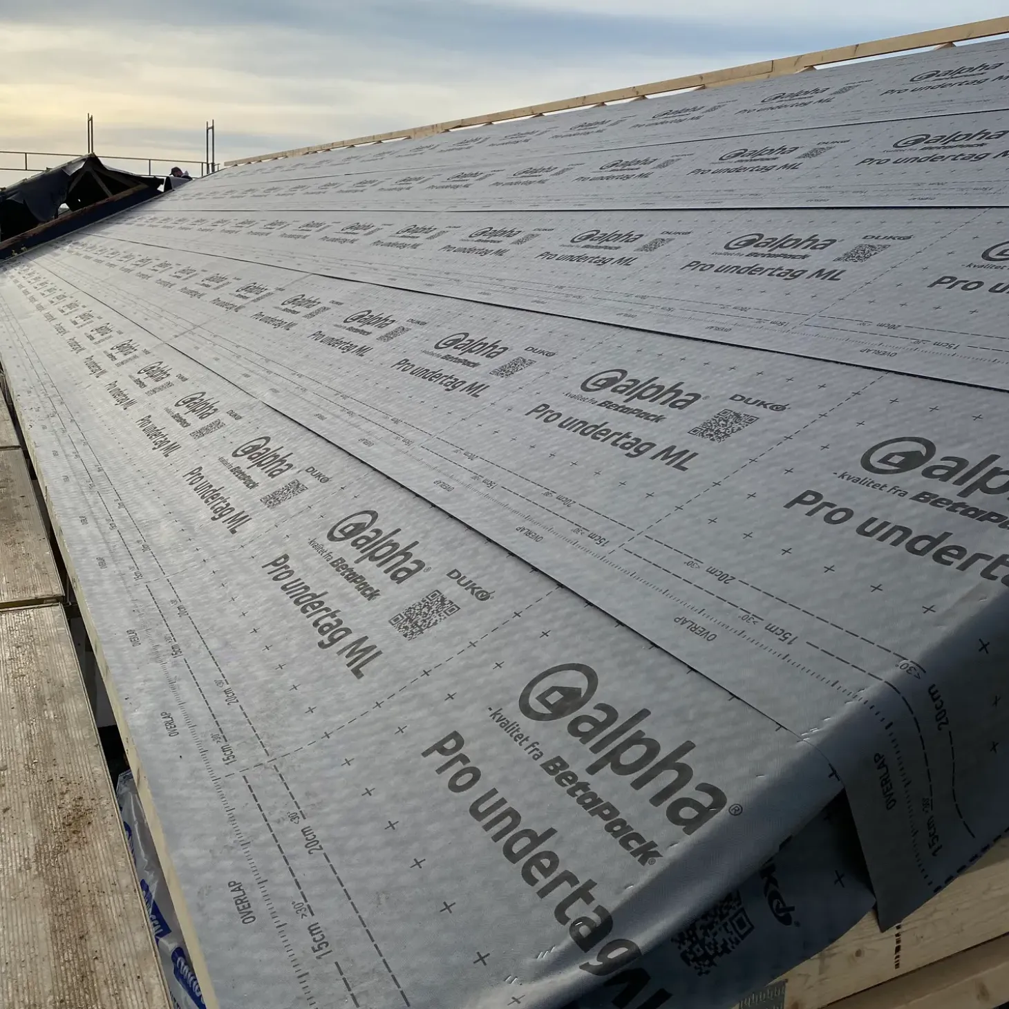 Alpha undertag MH sort 1,1 x 30 m