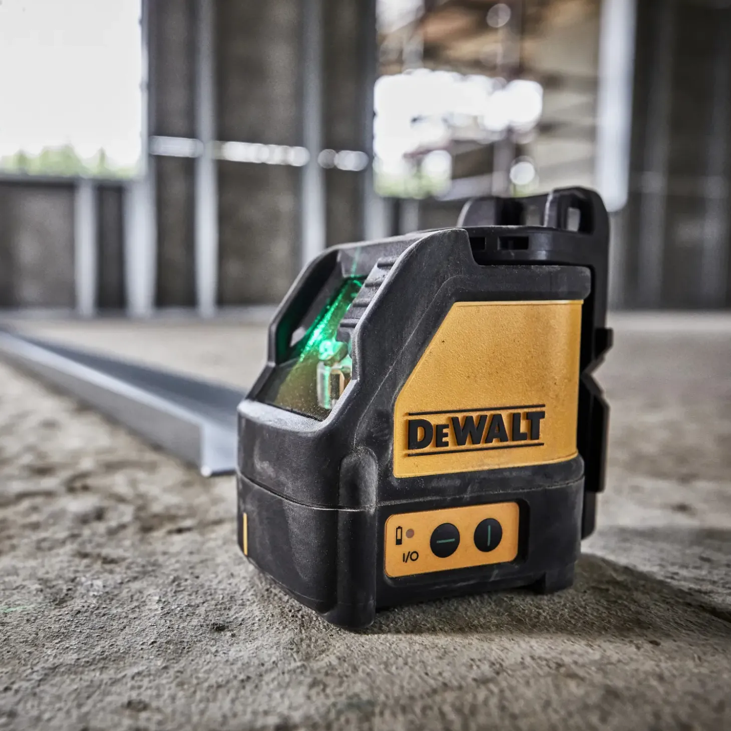 DeWALT DW088CG selvnivellerende krydslinjelaser grøn