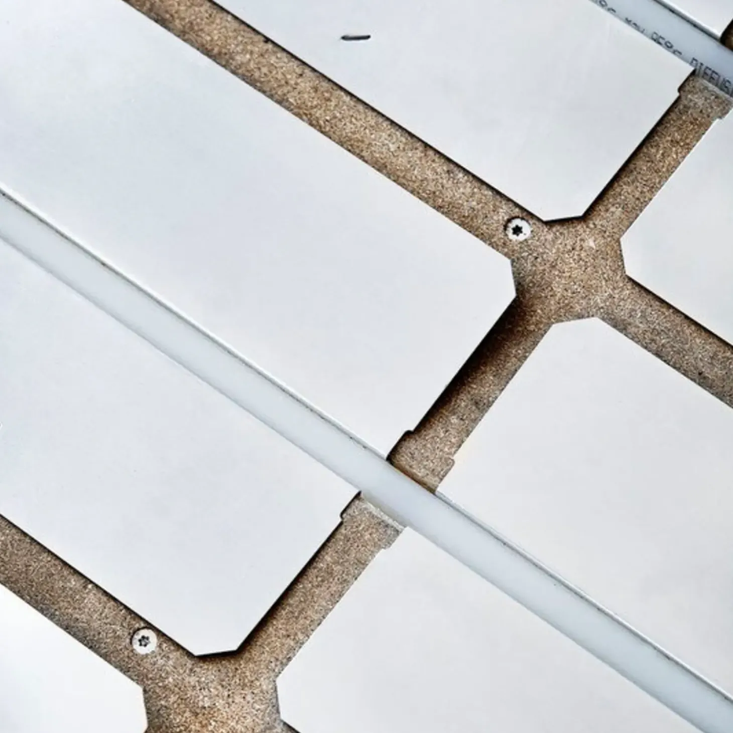 DLH varmefordelingsplade m/1 spor Ø20 mm - 280x1150x0,5 mm t/25 mm Thermogulv