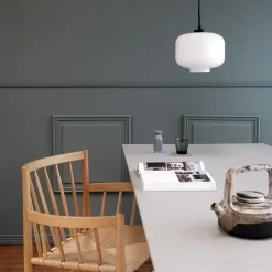 Dyberg Larsen Arp D30 pendel opal/sort