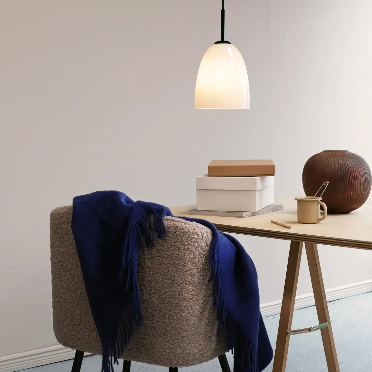 Dyberg Larsen Jazz pendel stor opal/sort