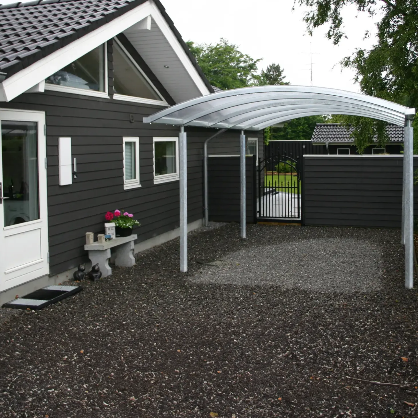 Enkelt stålcarport 3060x5200 mm firkantede stolper