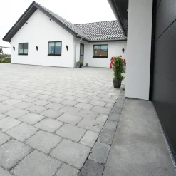 Herregård MEGA med rumlet kant grå 21x28x7 cm