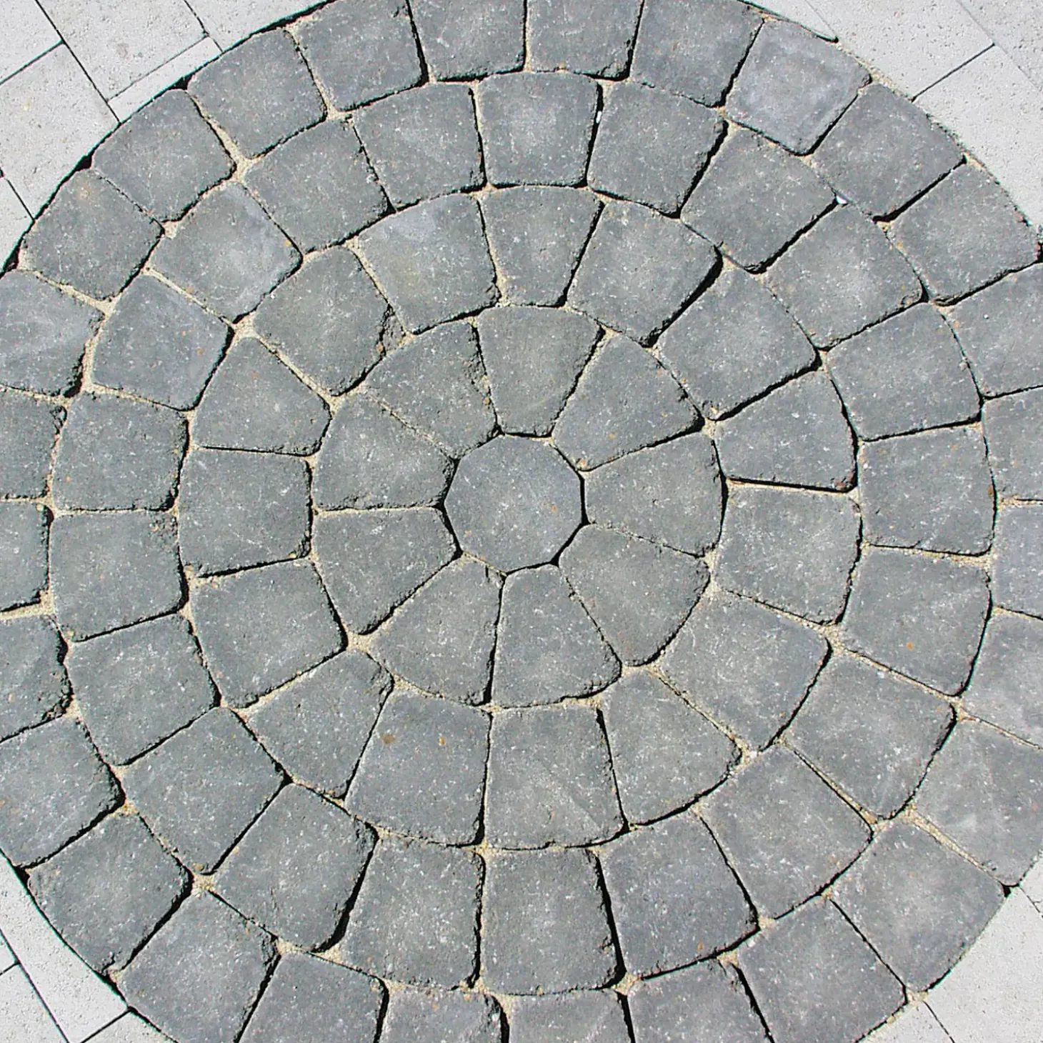 Herregårdssten Flex-line med rumlet kant lille sten koks 14x14x5,25x5 cm