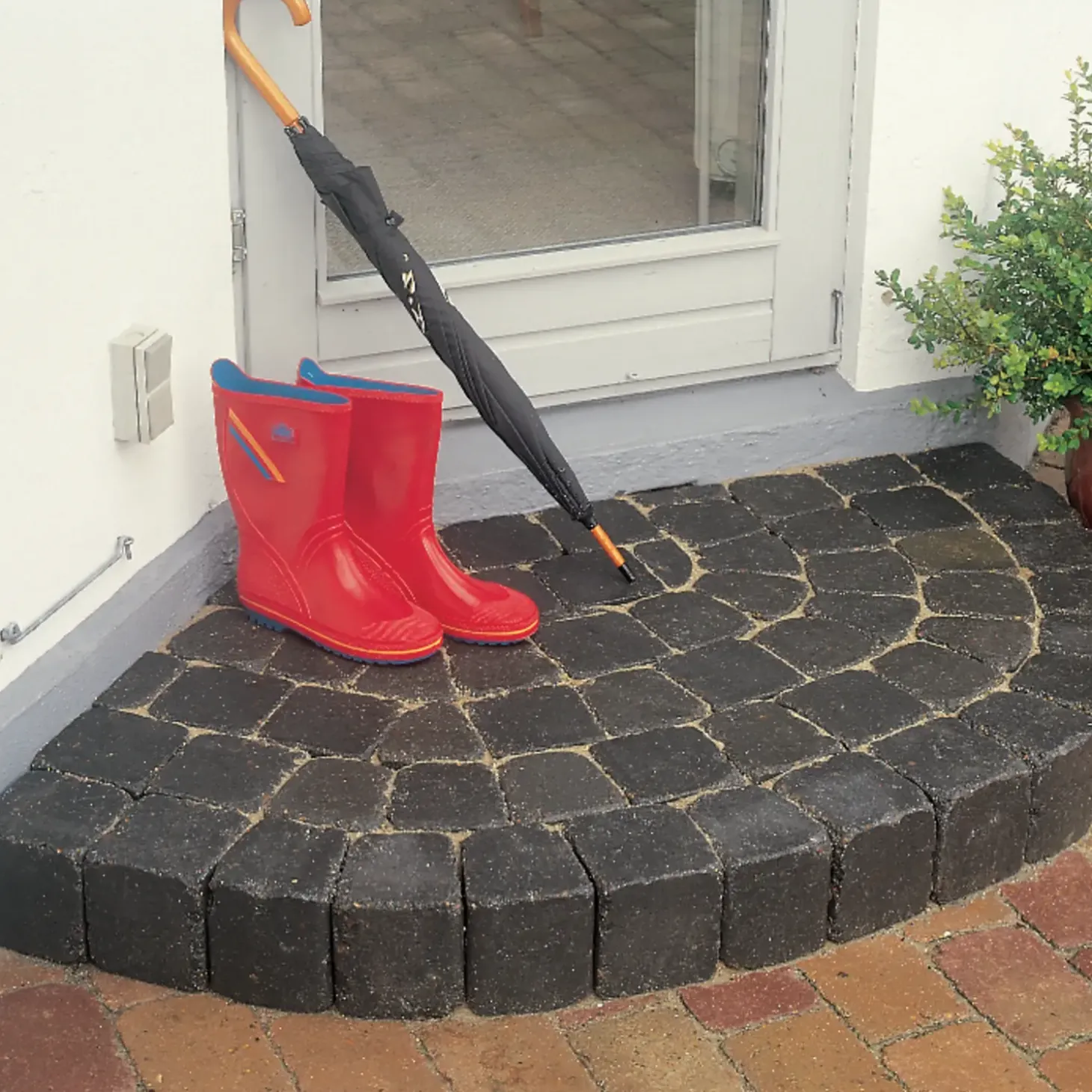 Herregårdssten Flex-line med rumlet kant lille sten koks 14x14x5,25x5 cm