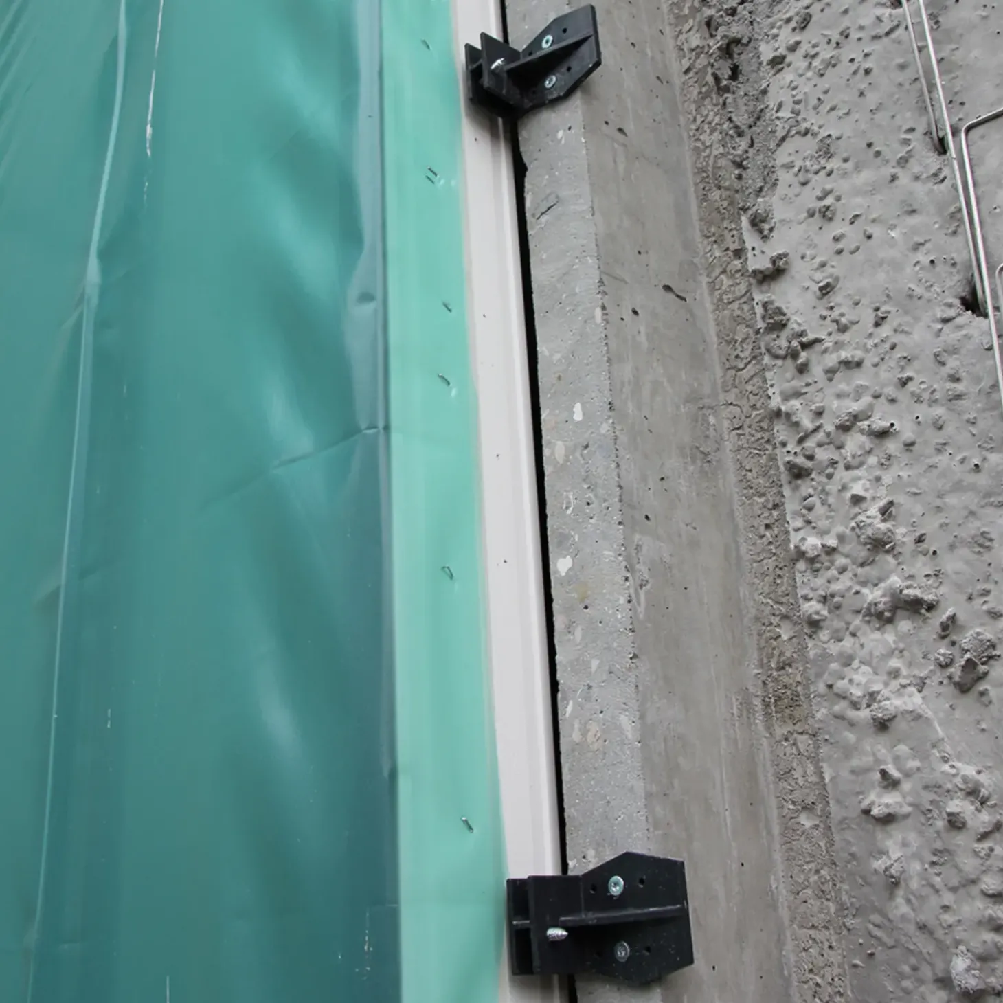 Knudsen K-MUR 28E eftermonterings kiler monteringsbeslag