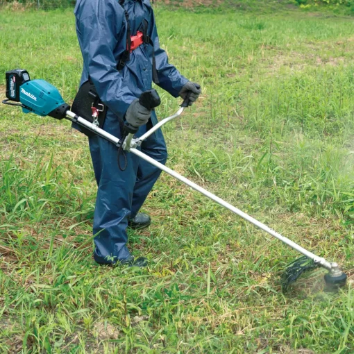 Makita UR006GZ02 40V XGT buskrydder solo