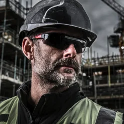 Milwaukee sikkerhedsbriller tonet glas