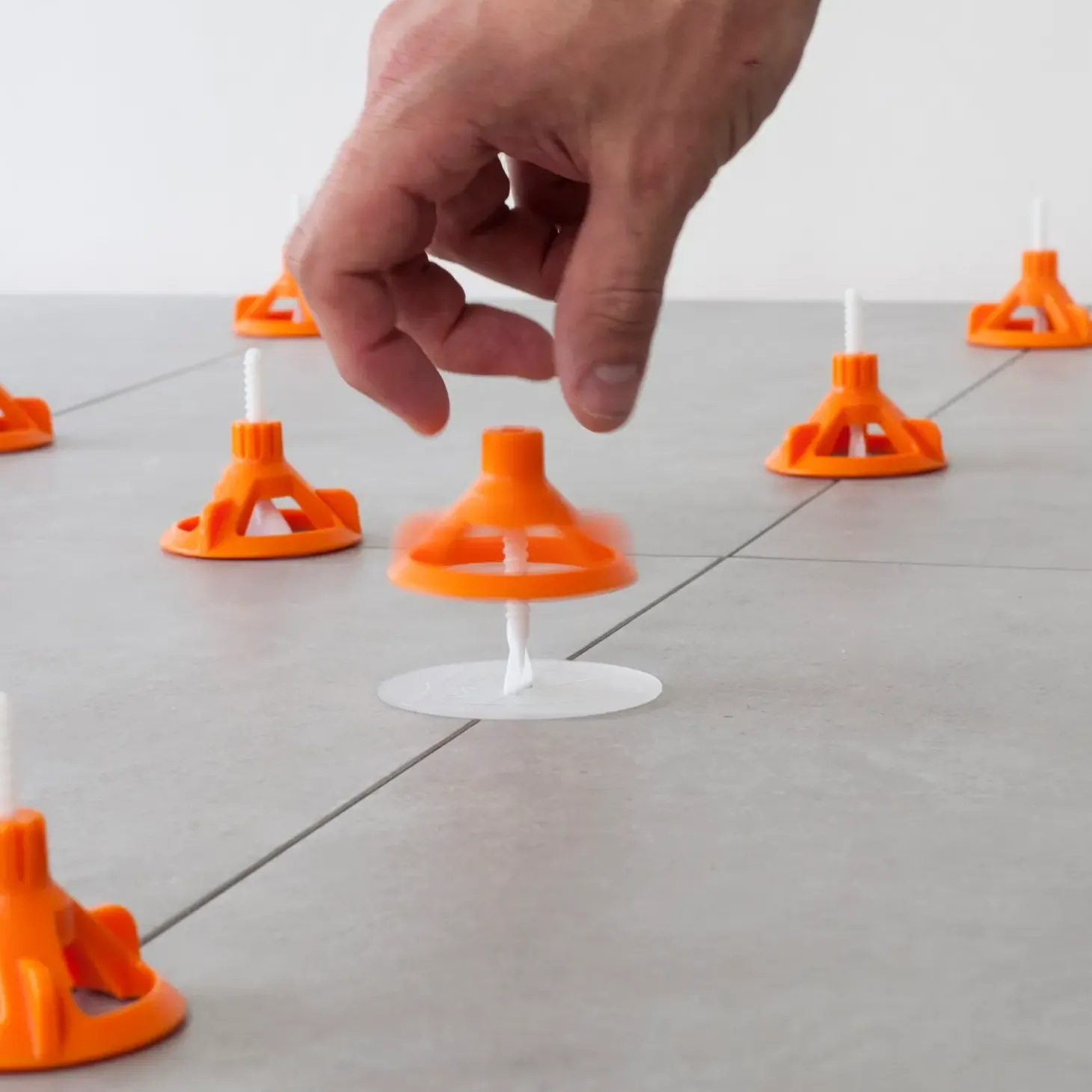 Niveuhat til spin level nivelleringssystem