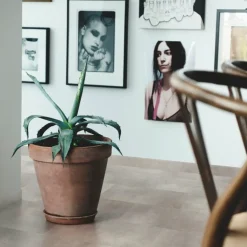 Pergo Aura Pad Pro vinylgulv 303x610x5 mm concrete stone