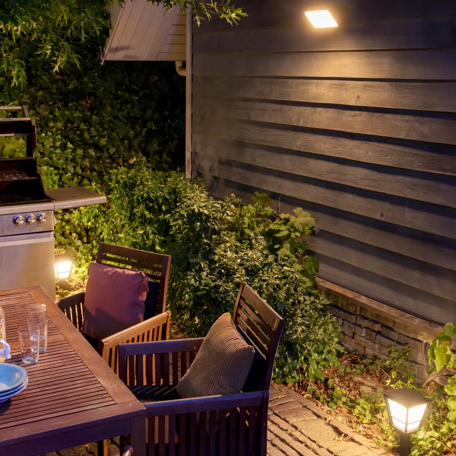 Philips Hue Econic udendørs bedlampe 15W sort