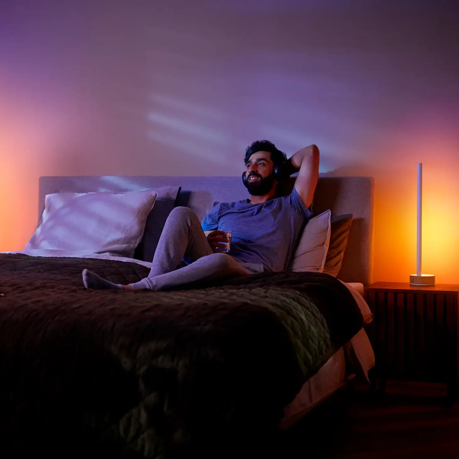 Philips Hue Signe Gradient gulvlampe eg