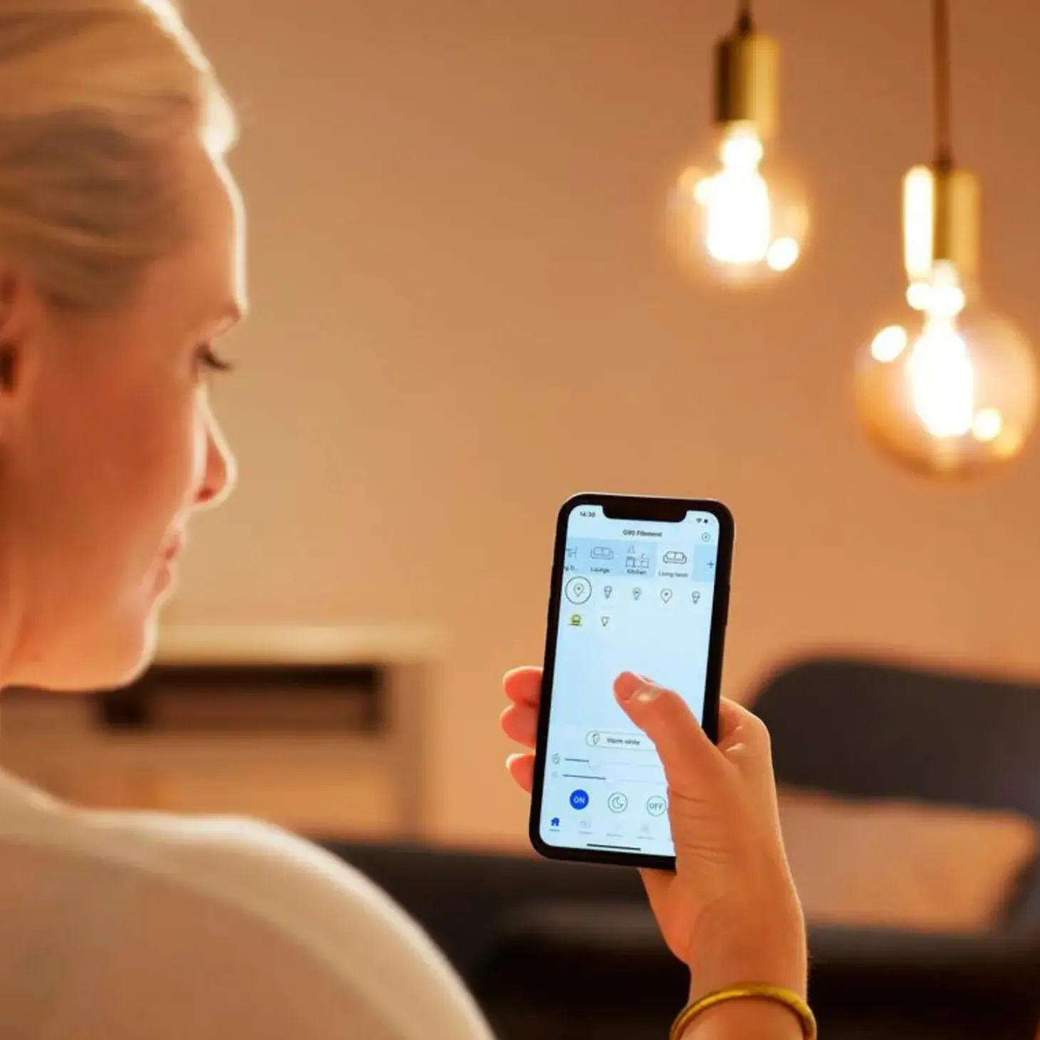 Philips Smart WiZ white LED pære E27 6,7W globe guld