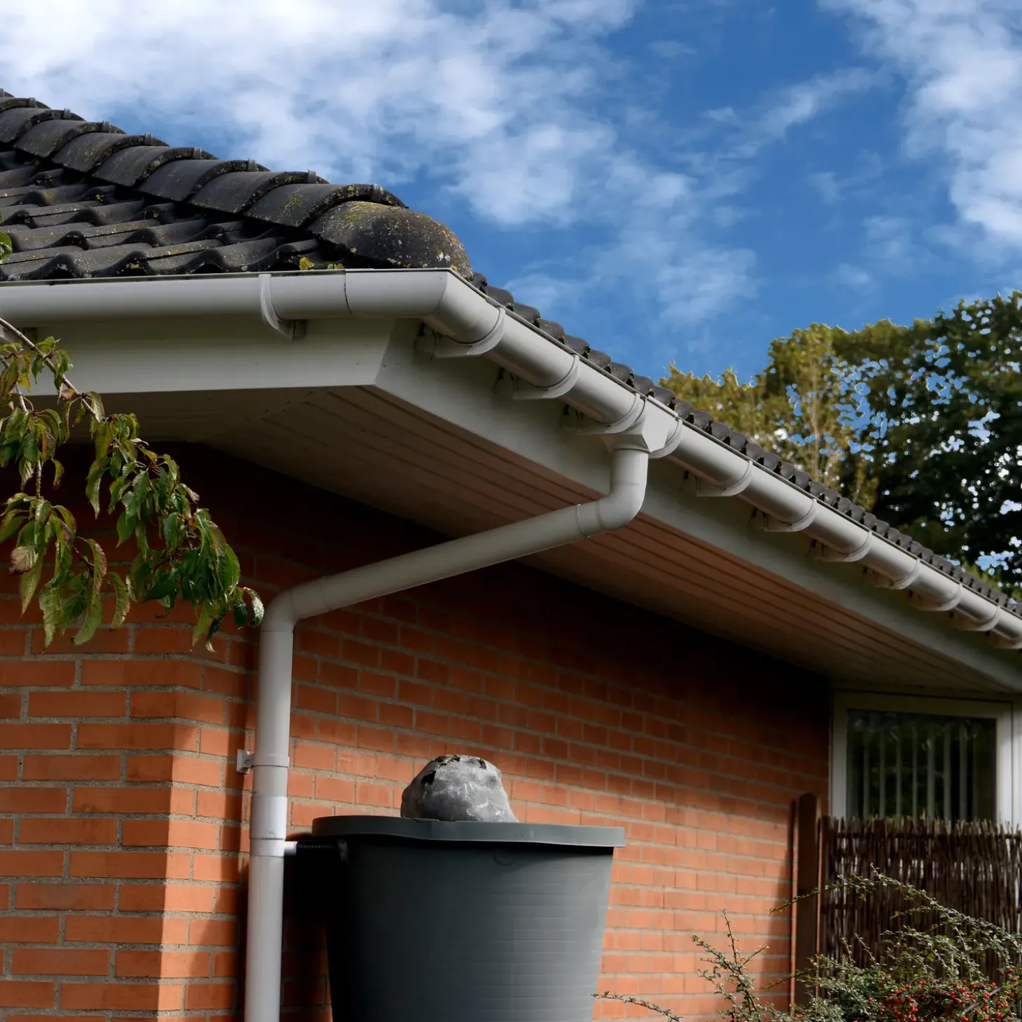 Plastmo tagrende nr. 10, 3 m grå