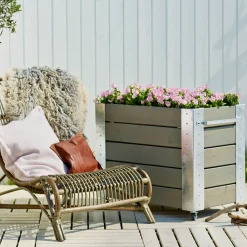 Plus Cubic blomsterkasse med hjul 87x50x45 cm gråbrun