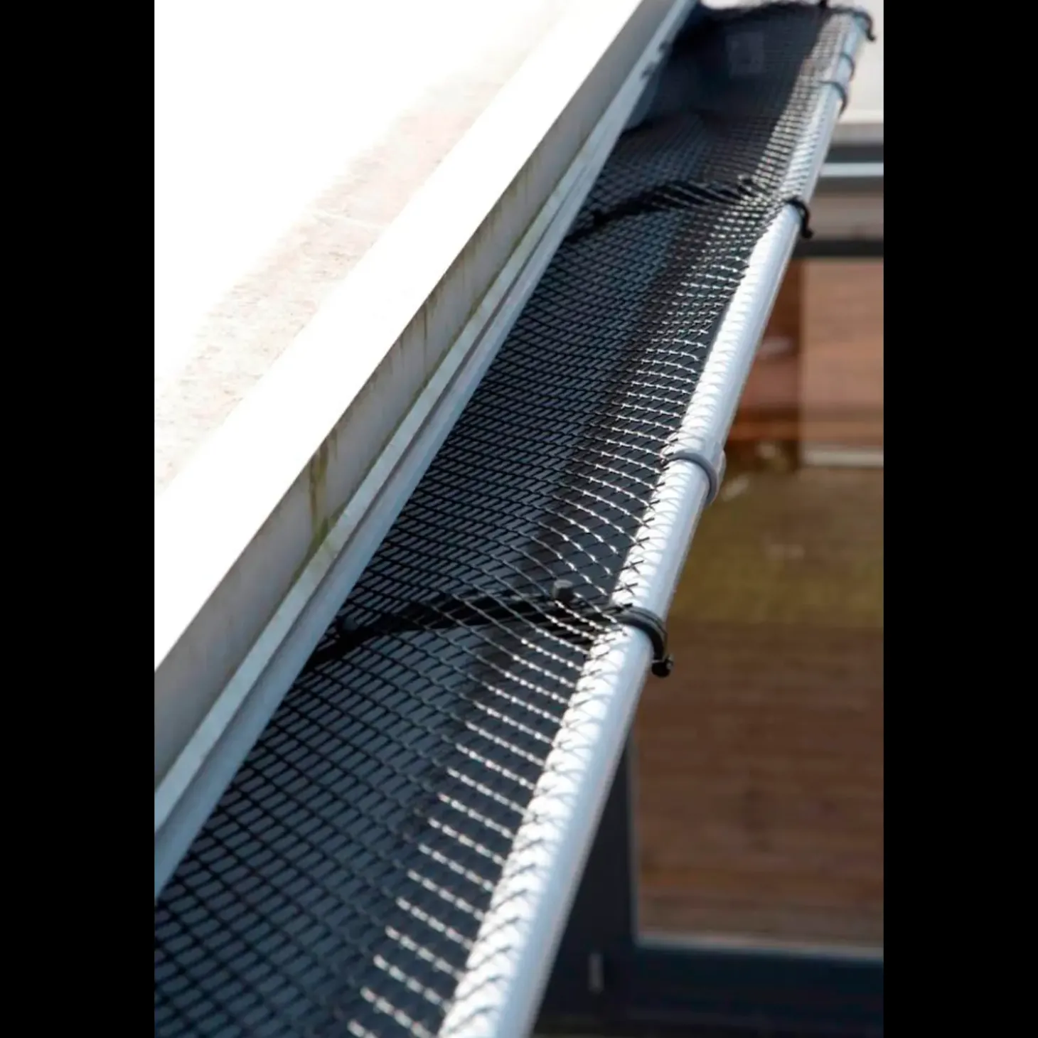 Rodena tagrendenet inkl. clips 160 x 6000 mm. - sort