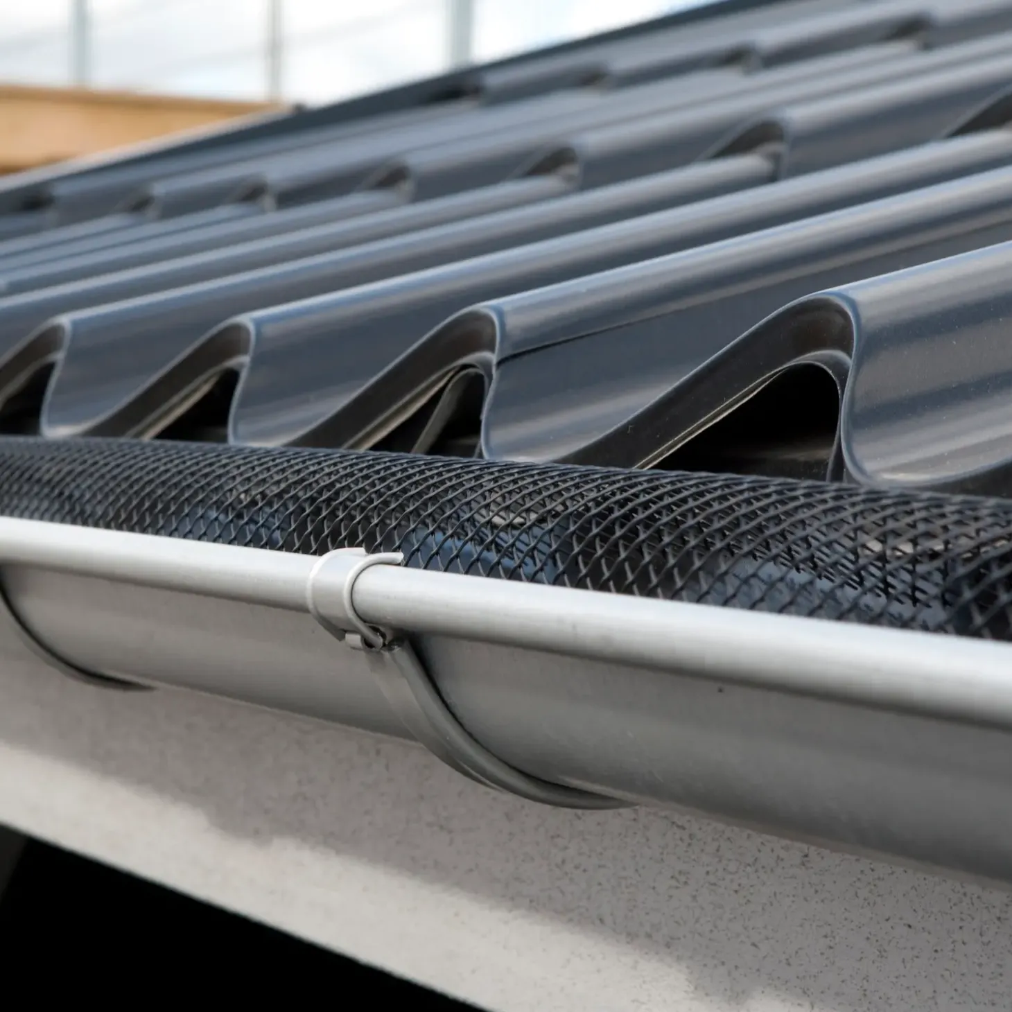 Rodena tagrendenet inkl. clips 160 x 6000 mm. - sort