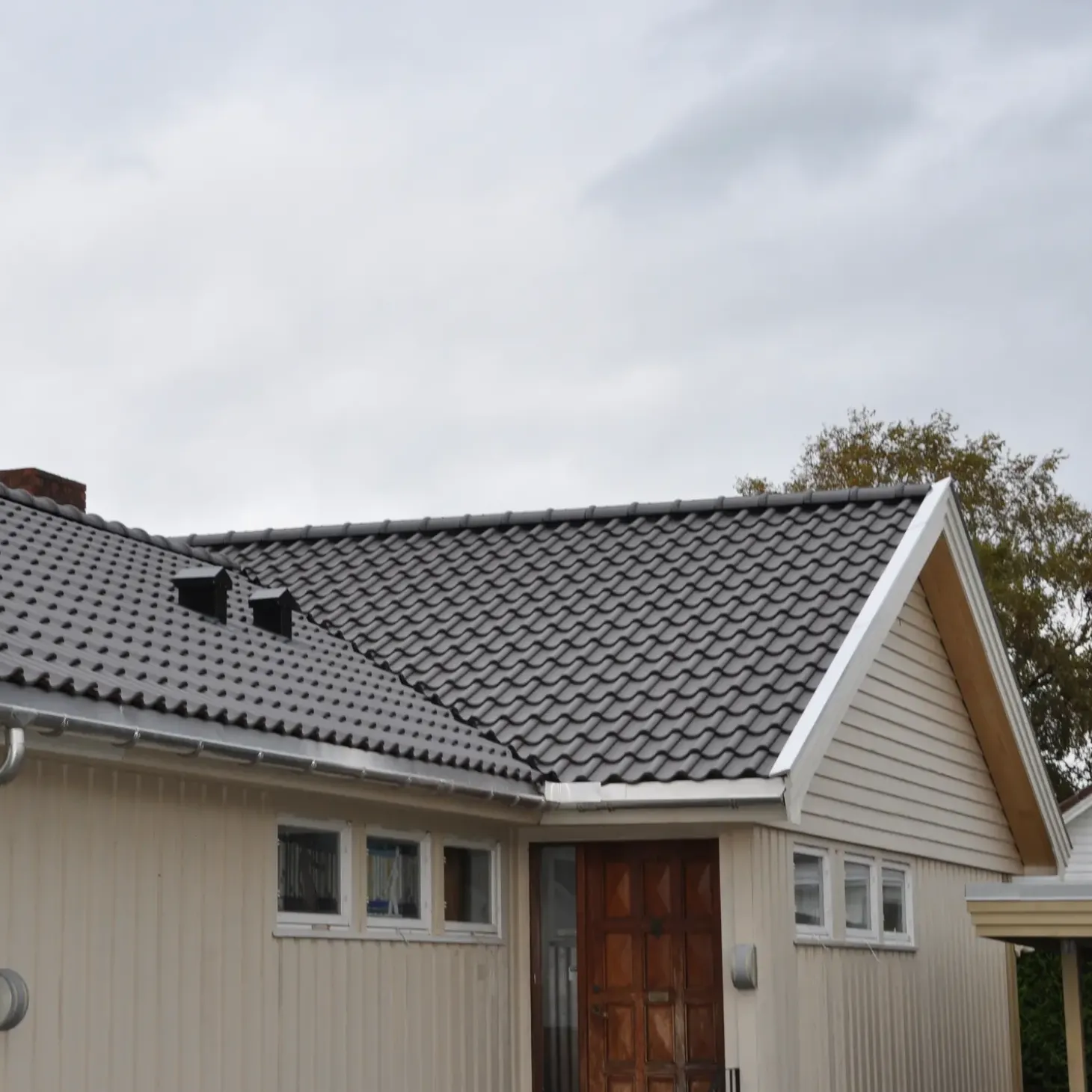 RT848 Laumans vingefalstagsten, antik engoberet