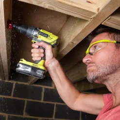 Ryobi R18DD3-252T akku bore-/skruemaskine 1x2,0+1x5,0 Ah 18V ONE+ inkl. 17 dele tilbehør