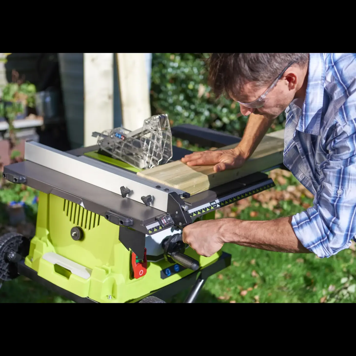 Ryobi RTS1800EF-G bordrundsav 1800W 560x710 mm