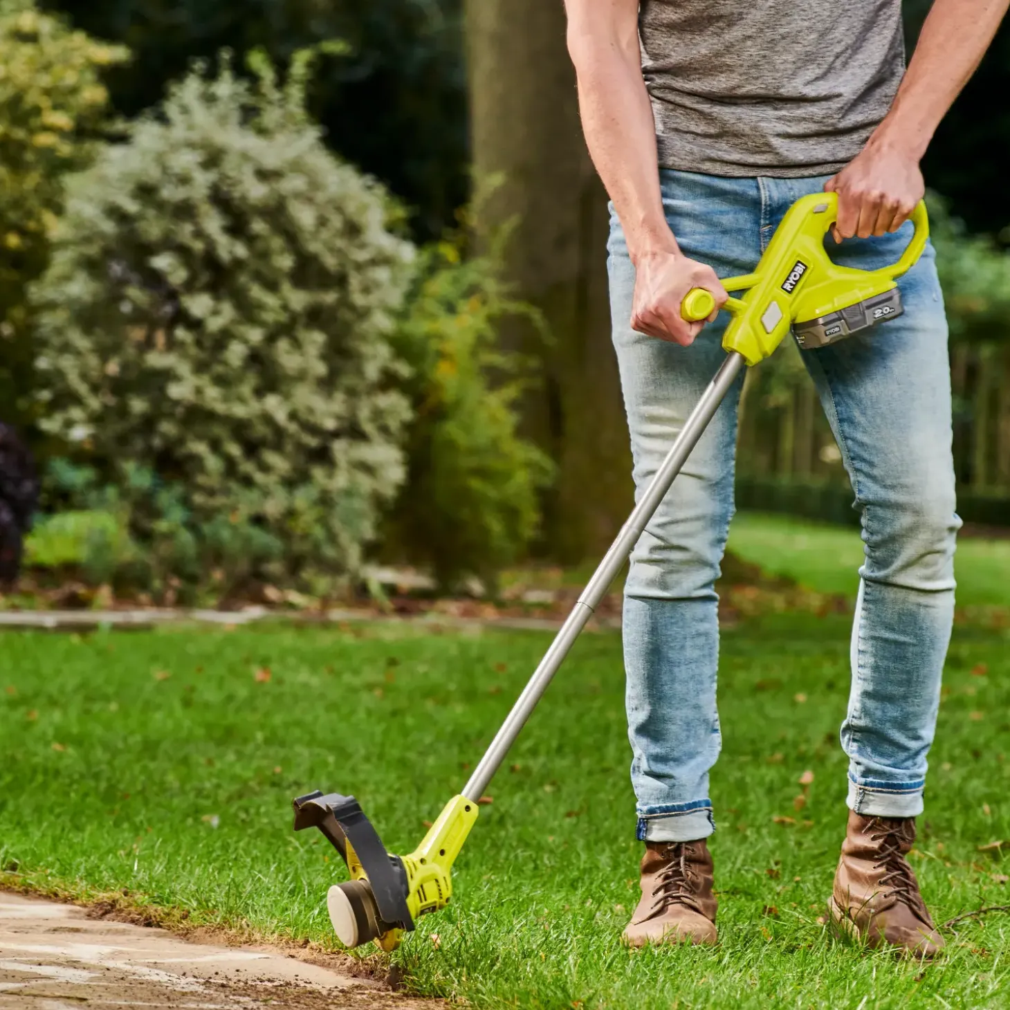 Ryobi RY18LT23A 18V ONE+ græstrimmer inkl. 1 x 2,0Ah batteri og lader