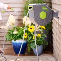 Slangeopruller til væg m/20 1/2