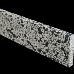Terrazzo sokkelliste amsterdam slebet overflade og top med fas 40x1,5x7,5 cm