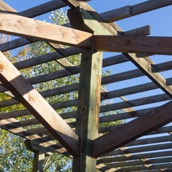 Tømmer høvlede stolper trykimprægneret 70 x 70 mm x 2,4 m