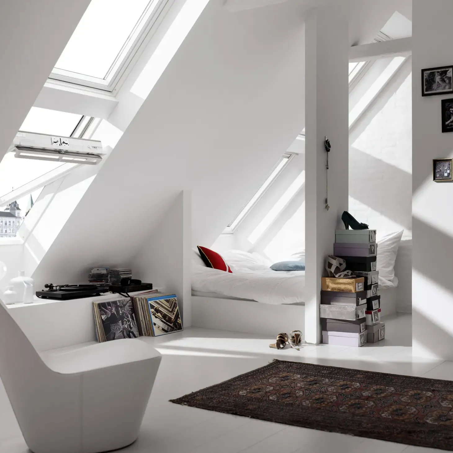 Velux GGU CK04 0068 manuelt vippevindue 3 lags, hvid polyurethan 55 x 98 cm