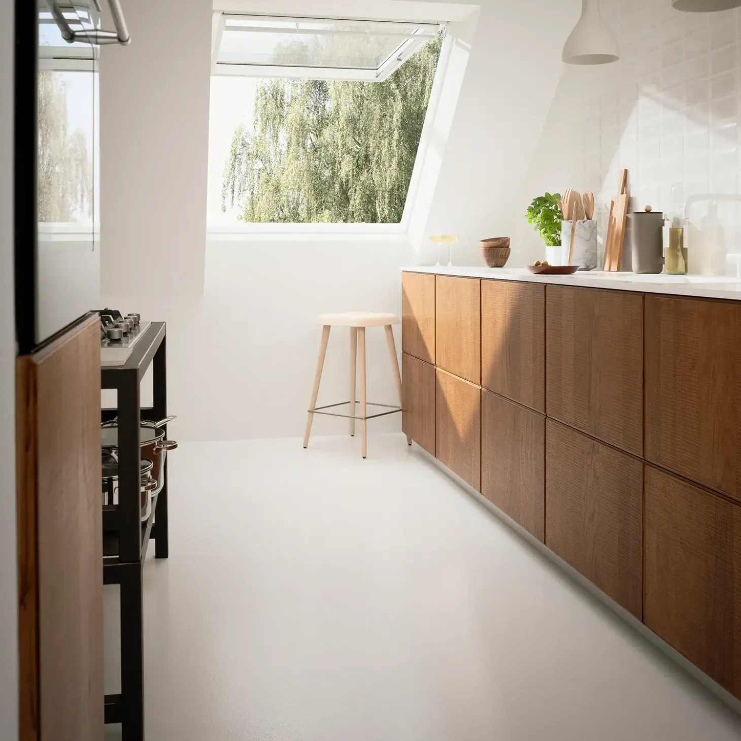 Velux GPU MK04 tophængt vindue, hvid polyurethan, 78x98 cm